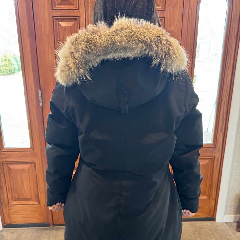 Canada Goose Women’s Jacket - size M - Picture 3 of 5